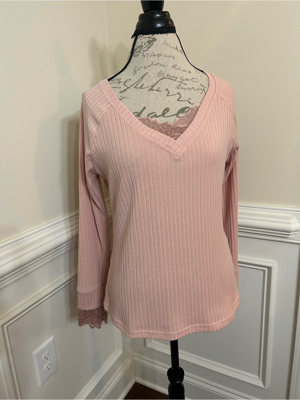 Women's Pink Ribbed V-Neck Long Sleeve Top with Lace Trim